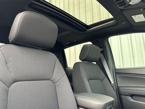 New 2026 GMC Canyon Elevation w/ Convenience Package image 14