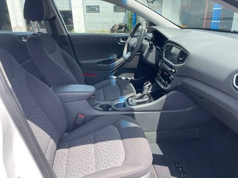 Used 2018 Hyundai Ioniq Blue FWD image 22