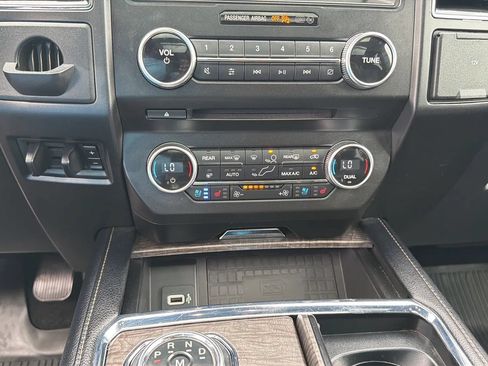 Used 2018 Ford Expedition Limited w/ Equipment Group 301A AWD/4WD image 91