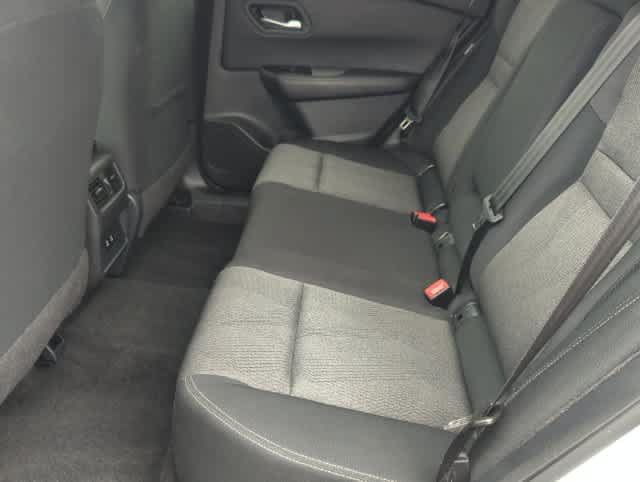 Used 2025 Nissan Rogue SV FWD image 19