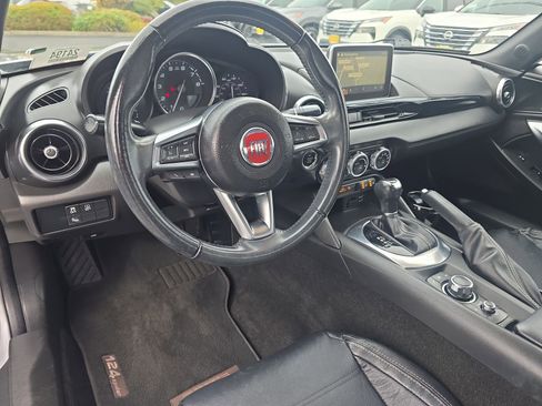 Used 2017 FIAT 124 Spider Lusso image 27