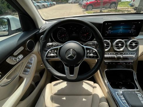 Used 2022 Mercedes-Benz GLC 300 image 11