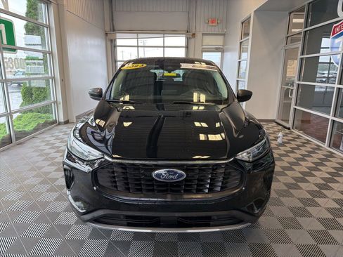 Used 2023 Ford Escape Active AWD/4WD image 2