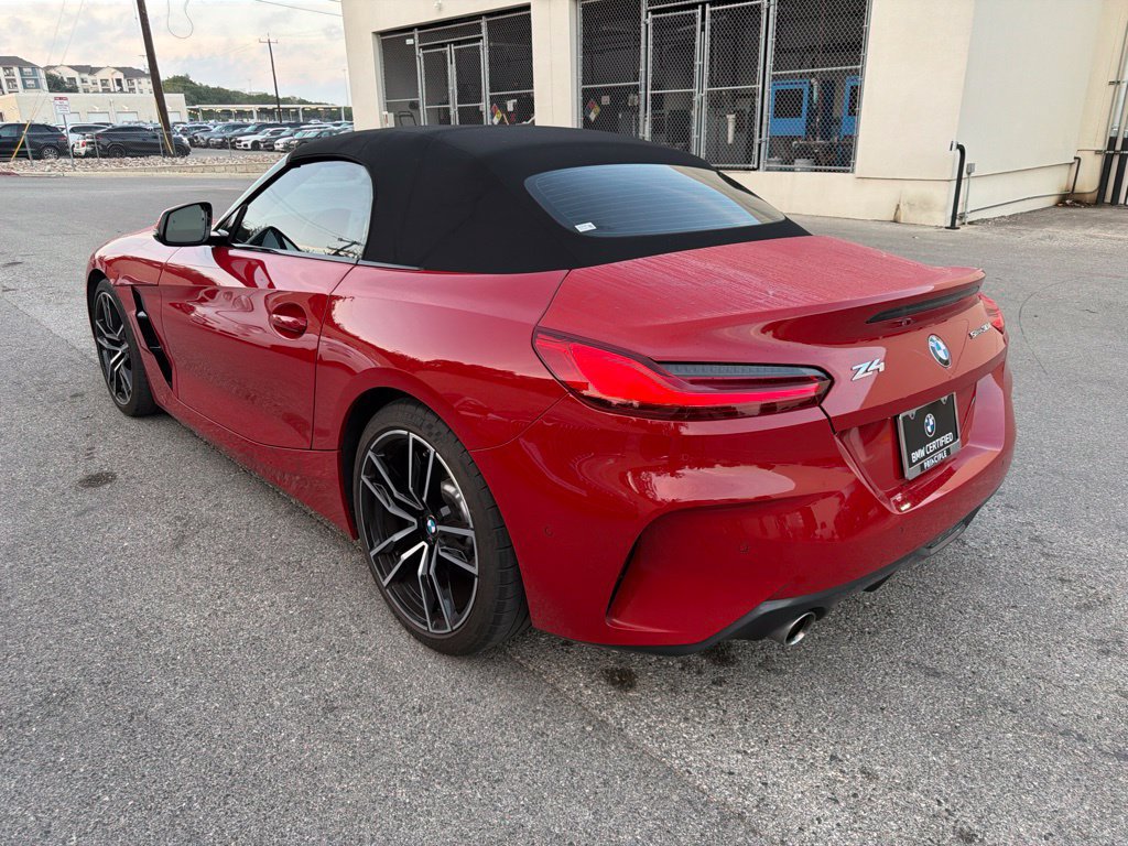 Certified 2024 BMW Z4 sDrive30i w/ Premium Package RWD image 3