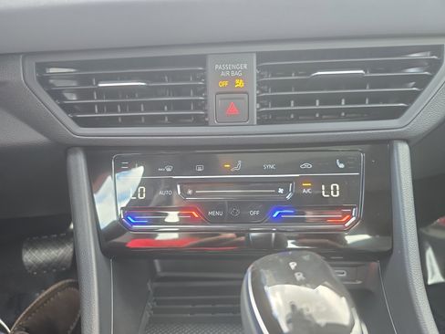 New 2025 Volkswagen Jetta SE image 21