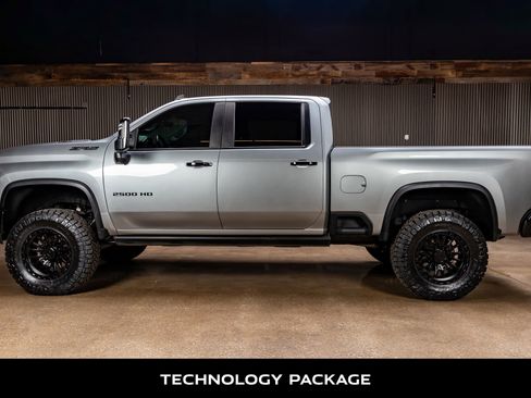 Used 2024 Chevrolet Silverado 2500 ZR2 w/ Technology Package image 6