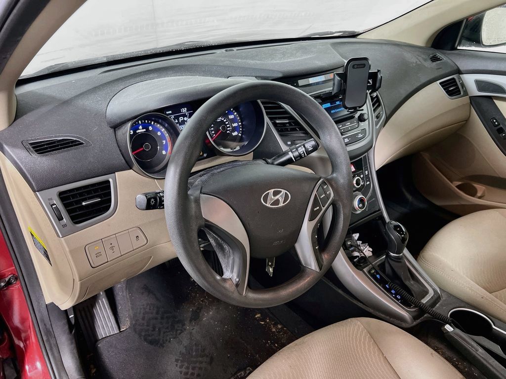 Used 2014 Hyundai Elantra SE FWD image 6