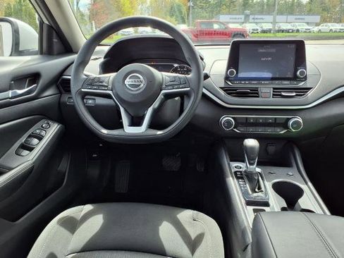 Certified 2022 Nissan Altima 2.5 SV image 9