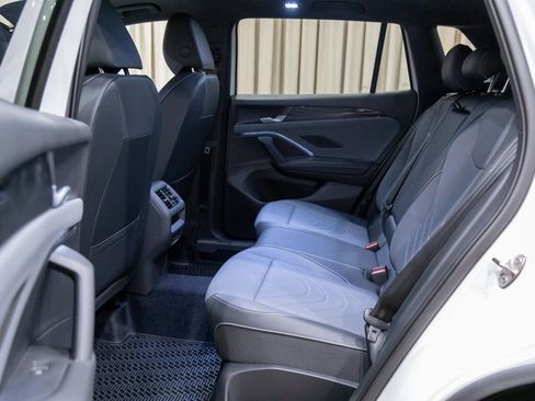 New 2026 Volkswagen Tiguan SE R-Line image 12