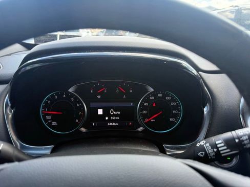 Used 2023 Chevrolet Traverse RS AWD/4WD image 12