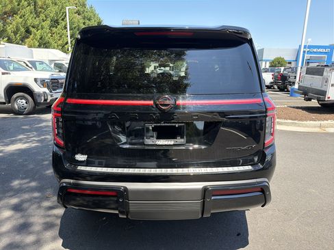 Used 2025 Nissan Armada PRO-4X w/ Pro-4X Premium Package AWD/4WD image 9