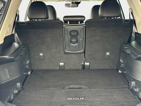 Used 2020 Nissan Rogue SL w/ Premium Package image 12