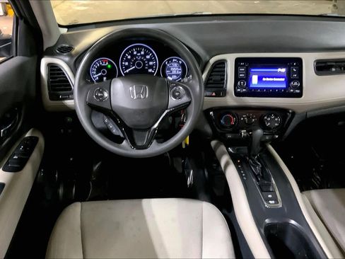 Used 2022 Honda HR-V LX image 5