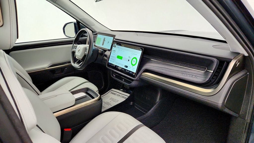 Used 2025 Rivian R1S Adventure Dual AWD/4WD image 29