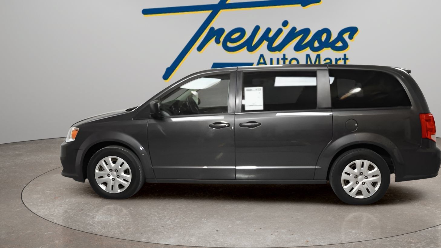Used 2018 Dodge Grand Caravan SE w/ UConnect Hands-Free Group FWD image 8