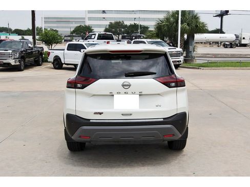 Used 2023 Nissan Rogue SV FWD image 5
