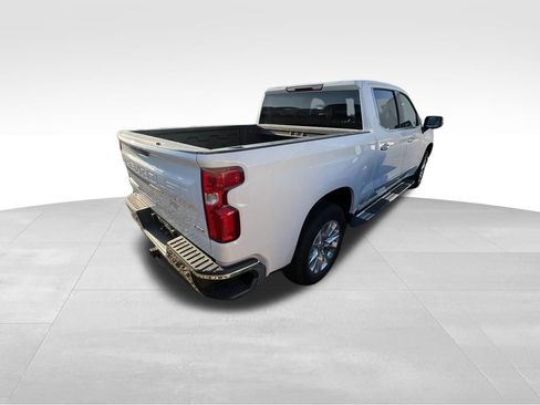 Used 2020 Chevrolet Silverado 1500 LTZ AWD/4WD image 5