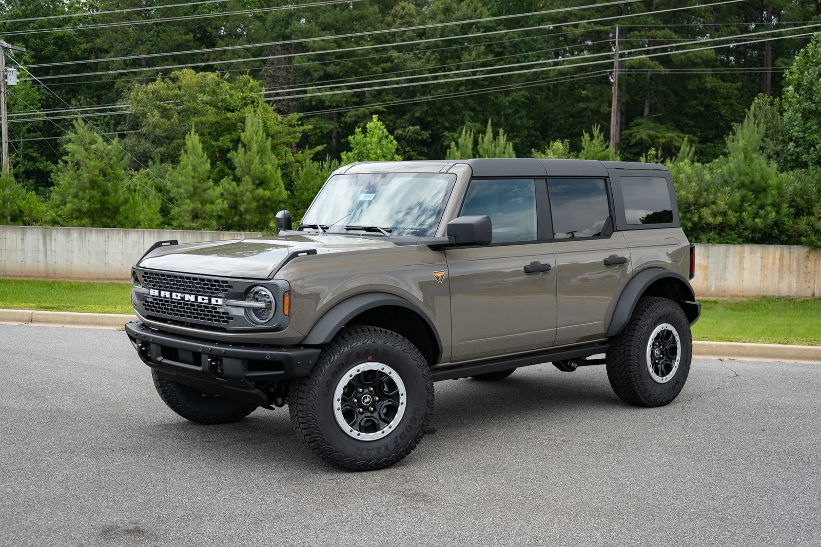 New 2026 Ford Bronco Badlands AWD/4WD image 4