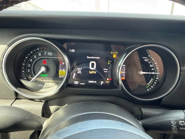 Used 2022 Jeep Wrangler Unlimited Sahara AWD/4WD image 17