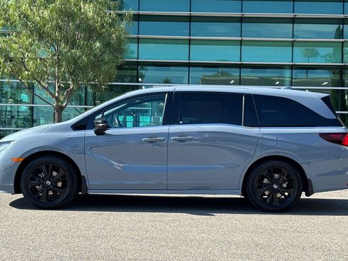 Certified 2023 Honda Odyssey Sport image 7