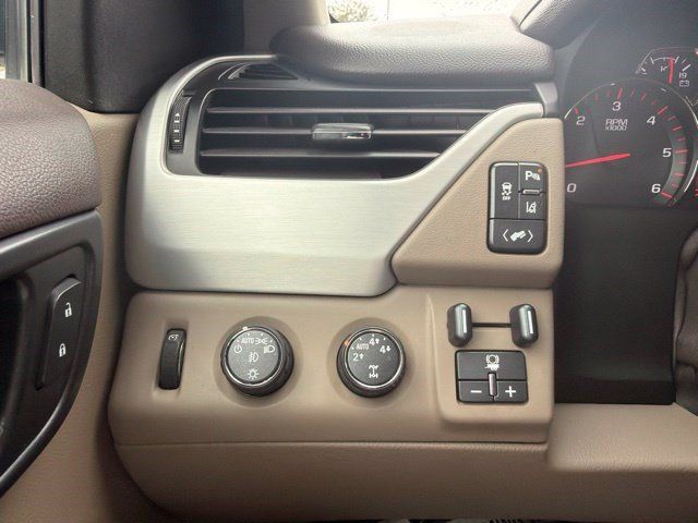 Used 2015 GMC Yukon SLT w/ Open Road Package AWD/4WD image 34