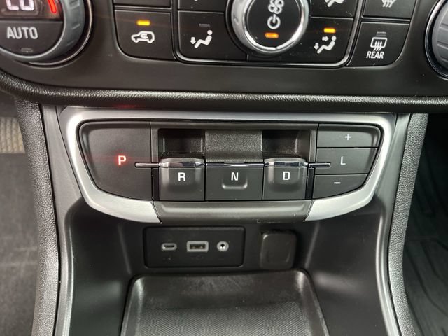 Used 2023 GMC Terrain SLE w/ Driver Convenience Package FWD image 16