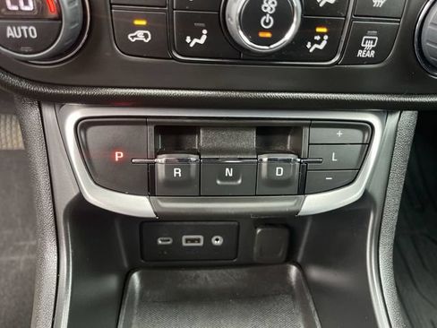 Used 2023 GMC Terrain SLE w/ Driver Convenience Package FWD image 16