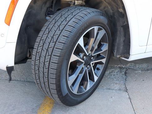 Used 2022 Jeep Grand Cherokee Overland w/ Luxury Tech Group IV AWD/4WD image 18