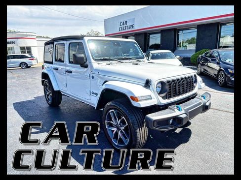 Used 2024 Jeep Wrangler Unlimited w/ Convenience Group AWD/4WD image 1