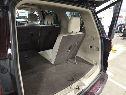 Used 2017 GMC Acadia Denali w/ Technology Package FWD image 12