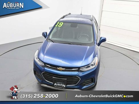 Used 2019 Chevrolet Trax LT w/ LT Convenience Package AWD/4WD image 28