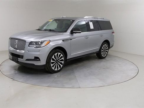 Used 2022 Lincoln Navigator Reserve image 21