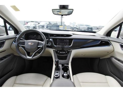 Used 2022 Cadillac XT6 Premium Luxury w/ Technology Package image 9