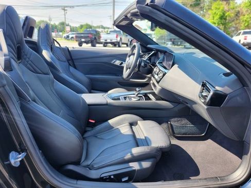 Used 2024 BMW Z4 sDrive30i w/ Premium Package RWD image 11