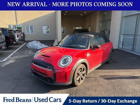 Used 2023 MINI Cooper S w/ Driver Assistance Package image 1