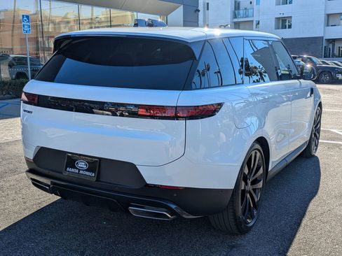 New 2026 Land Rover Range Rover Sport SE image 2