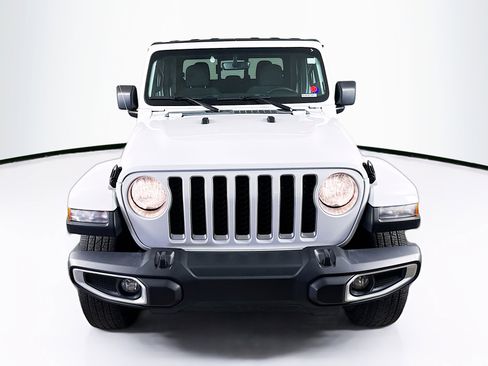Used 2023 Jeep Gladiator Overland AWD/4WD image 3