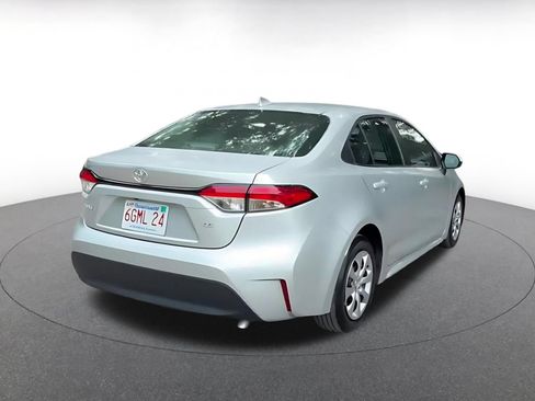 Used 2025 Toyota Corolla LE FWD image 14