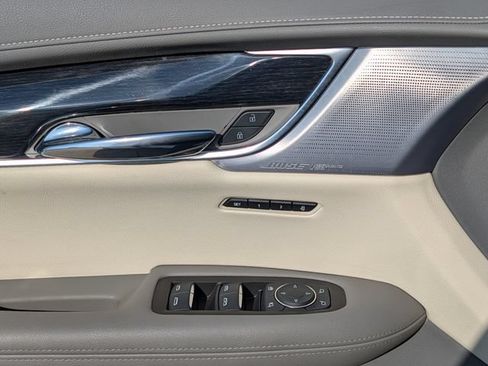 Used 2025 Cadillac XT6 Premium Luxury w/ Technology Package FWD image 22