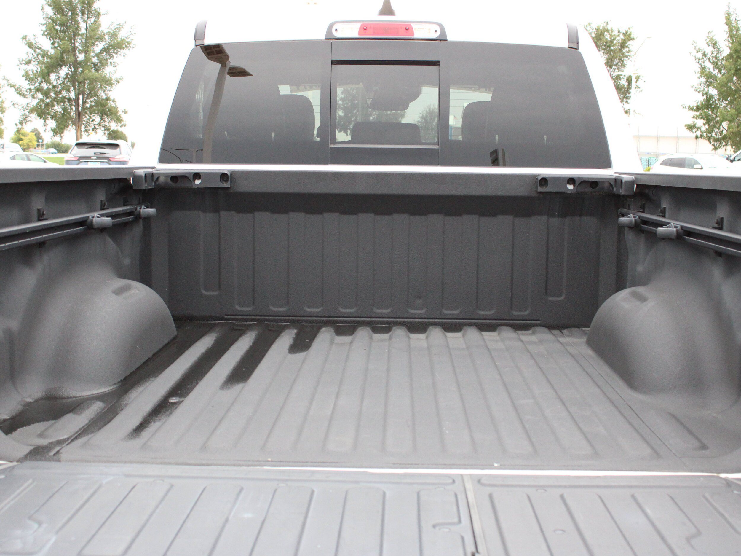 Used 2023 RAM 1500 Laramie AWD/4WD image 6