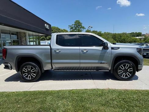 Used 2024 GMC Sierra 1500 AT4 w/ AT4 Premium Package AWD/4WD image 18