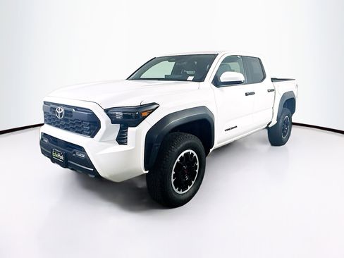 Used 2024 Toyota Tacoma TRD Off-Road AWD/4WD image 3