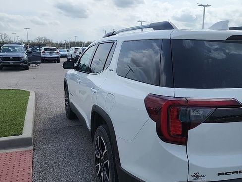Used 2021 GMC Acadia SLT w/ Elevation Edition image 4