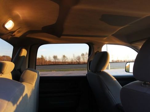 Used 2014 RAM 2500 Tradesman w/ Chrome Appearance Group image 19