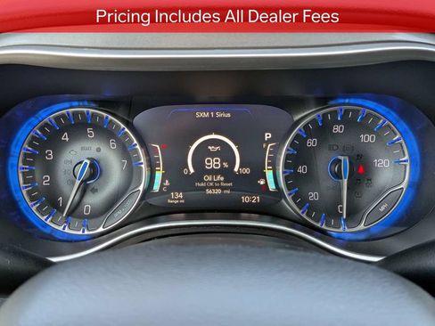 Used 2024 Chrysler Pacifica Touring-L FWD image 29
