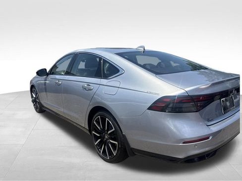 Used 2024 Honda Accord Touring image 7