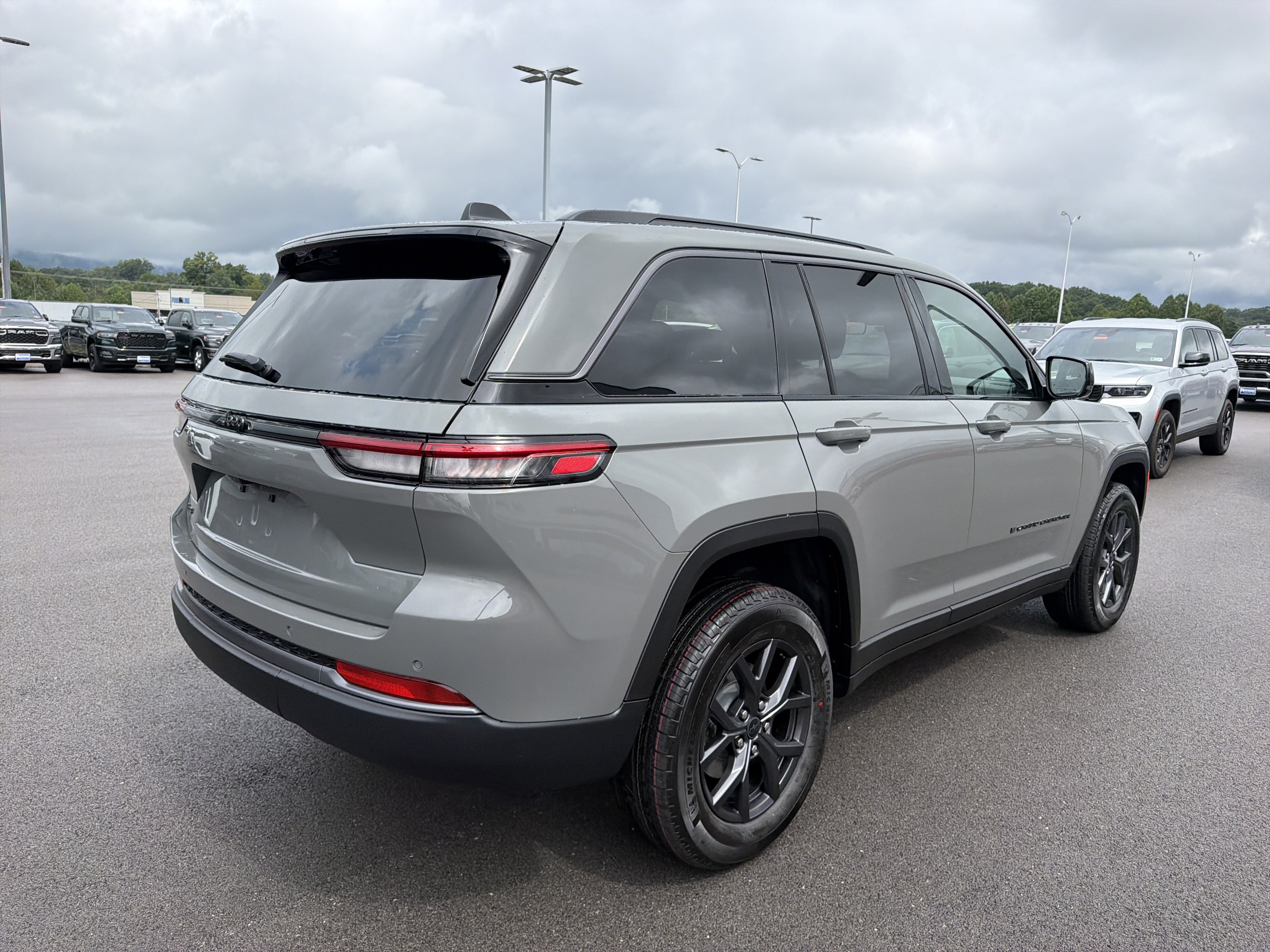 New 2027 Jeep Grand Cherokee 4WD image 6