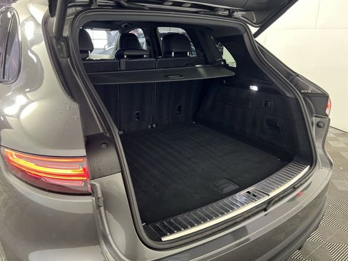 Used 2021 Porsche Cayenne S image 26