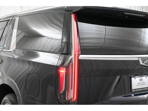 Used 2022 Cadillac Escalade ESV Premium Luxury Platinum image 24