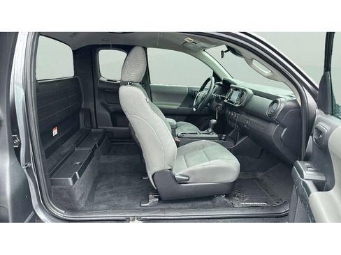 Used 2020 Toyota Tacoma SR AWD/4WD image 12